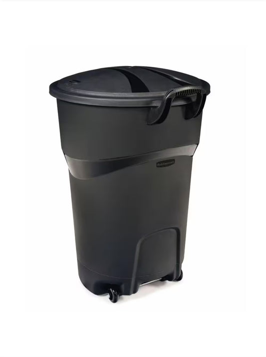 Trash Can w/Lid & 1 bag